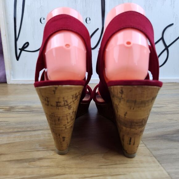 💜American Eagle Red Suede Open Toe Wedge Sandals Size 8.5 - Picture 9 of 12